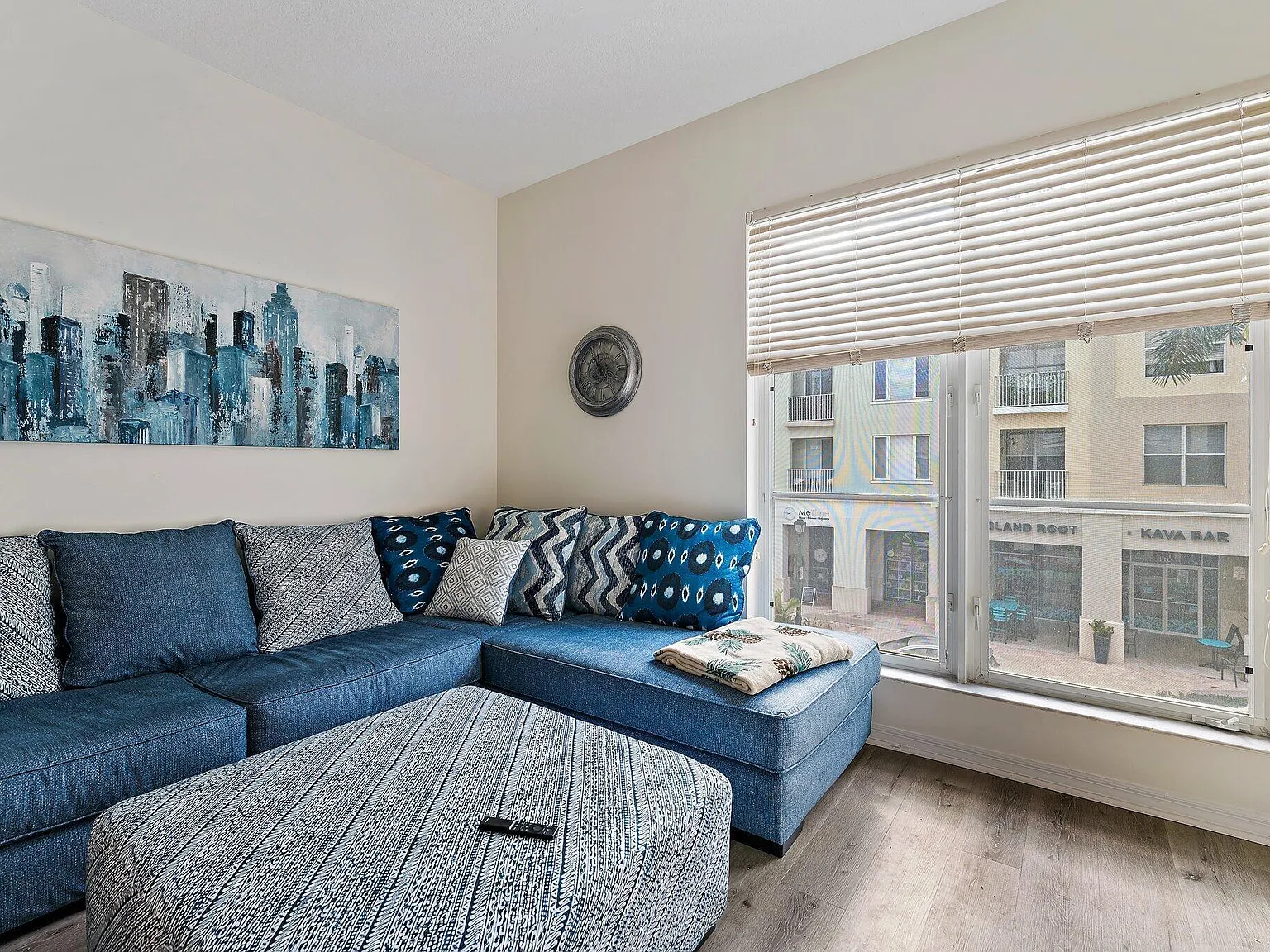 1 bed, 1.0 bath, 719 sqft, $2,100 — Photo 4