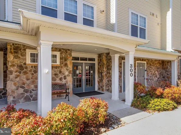 300 High Gables Dr APT 305, Gaithersburg, MD 20878