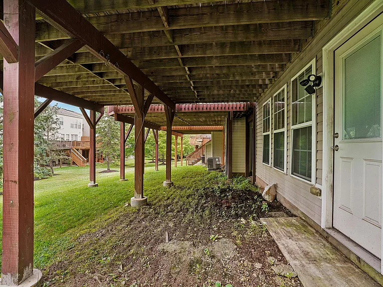 405 Joshua Ct — Photo 25