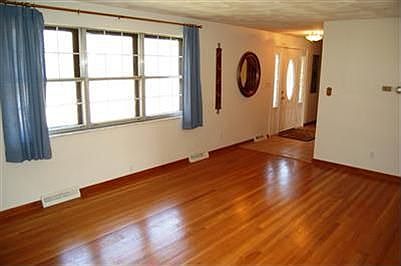 4th image of 4416 Karen Dr