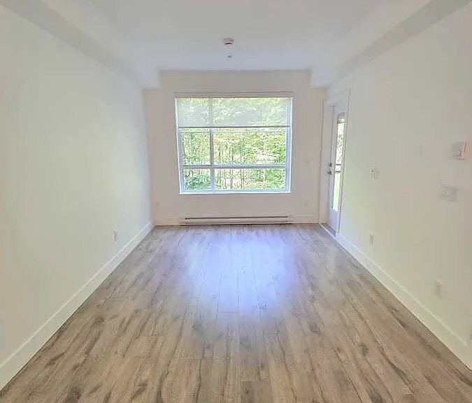 6338 King George Blvd #105 — Photo 4