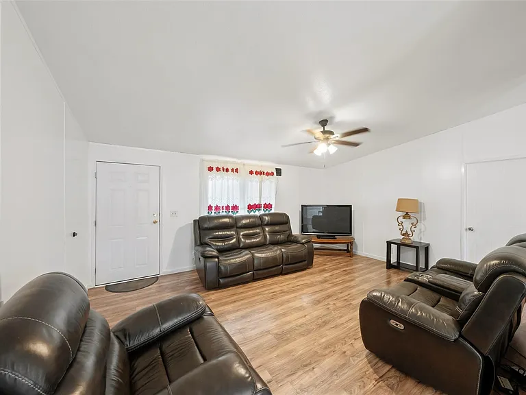 2522 Joseph Pine Ln — Photo 5