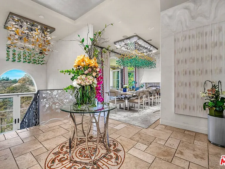 3110 Benedict Canyon Dr — Photo 6