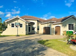 15221 SW 25th St, Weston, FL 33326