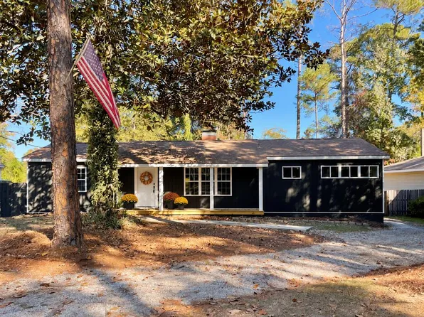 1704 Choctaw St, Dothan, AL 36303