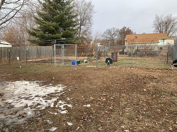 3rd image of 670 1st Ave