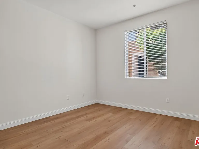 360 Avenue 26 #107 — Photo 19
