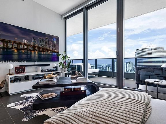 3rd image of 200 Biscayne Boulevard Way APT 4812