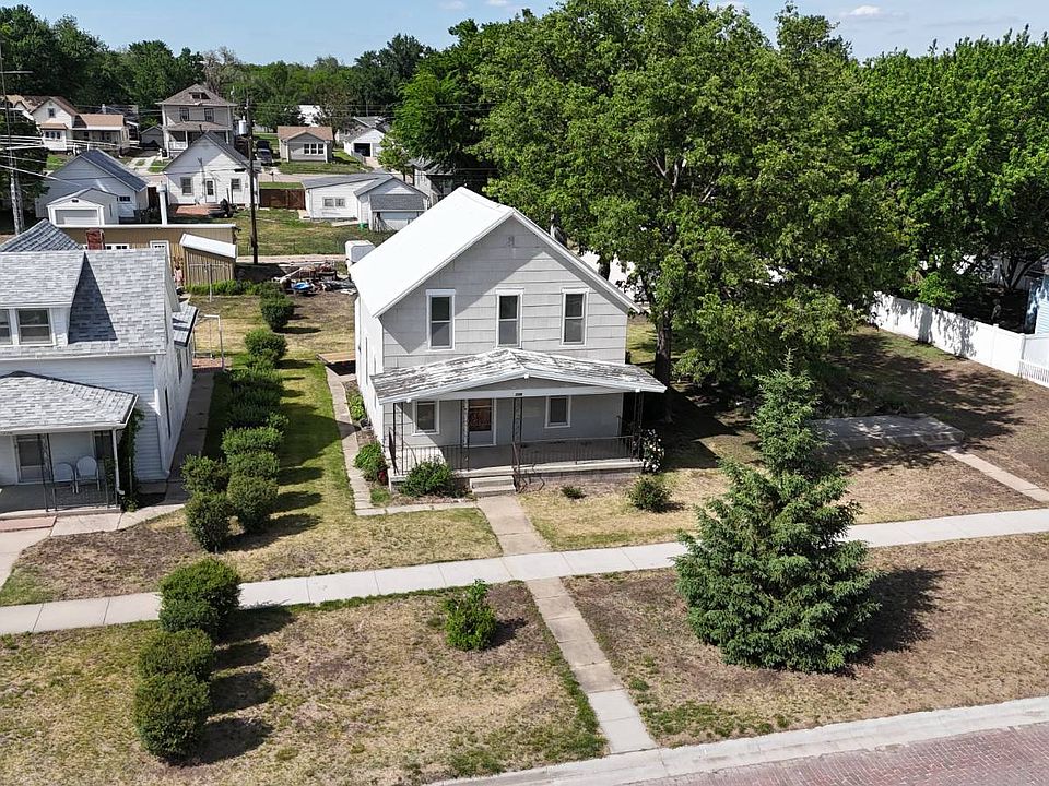 1st image of 538 W 5th St