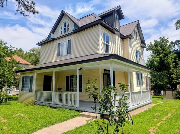 212 N Evergreen Ave, Chanute, KS 66720