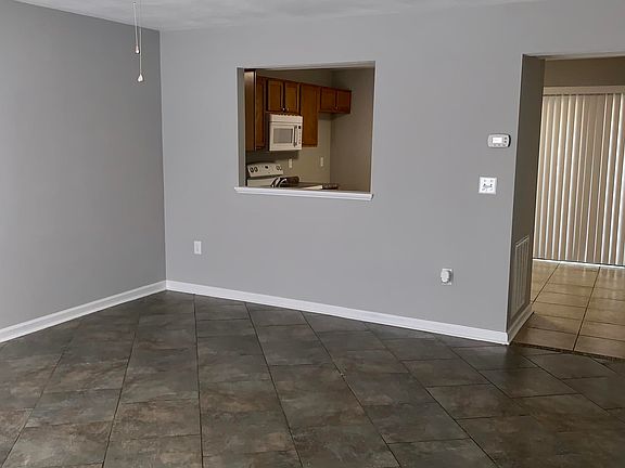 2nd image of 104 Gretchen Ct