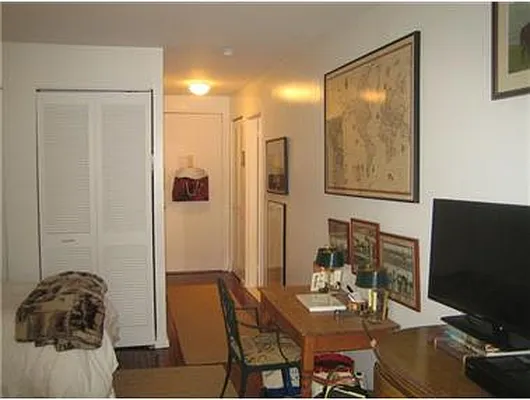 Rented by Douglas Elliman | media 15