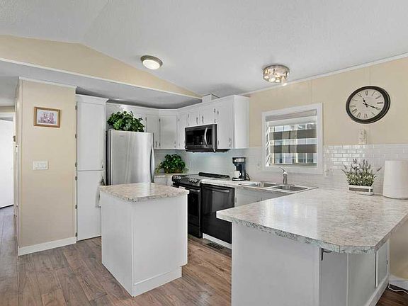 5th image of 99 Arbour Lake Rd NW #139