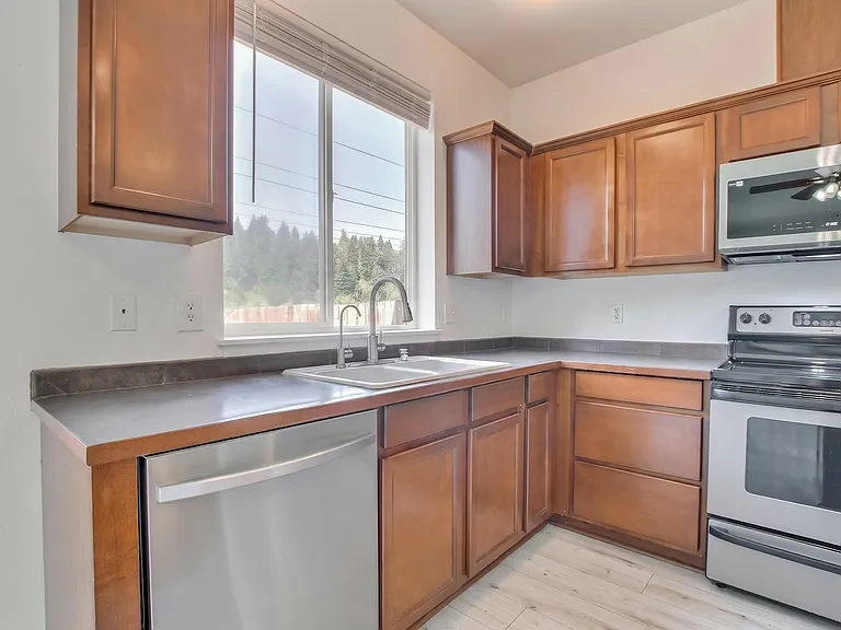 586 Beaver Blvd #A — Photo 13