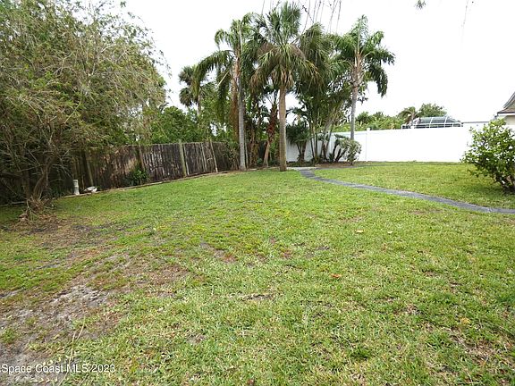 3rd image of 533 Summers Creek Dr