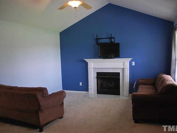 3rd image of 1554 Ella Ln