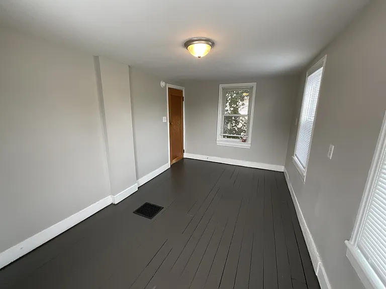138 E South St — Photo 8
