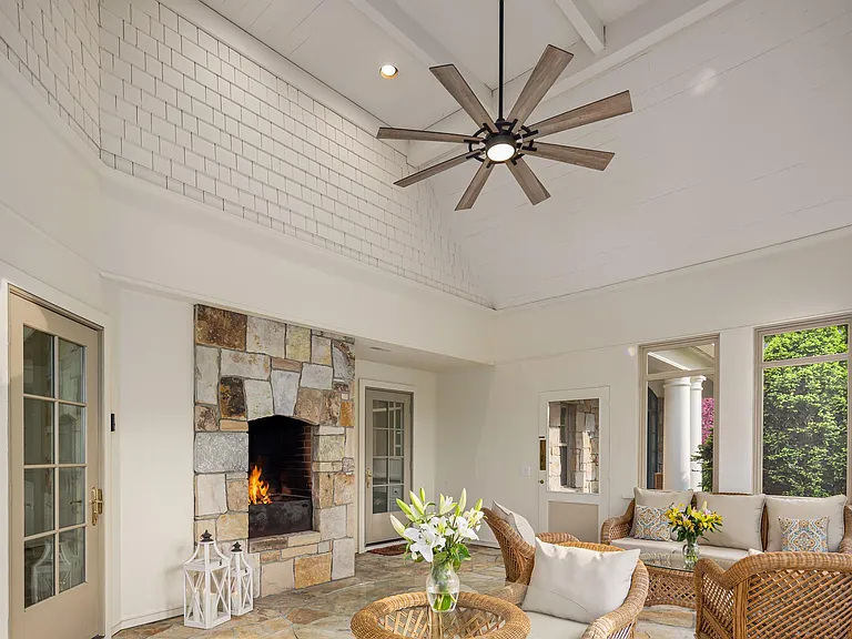 Large three season room