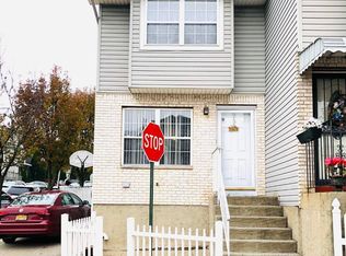 230 Skyline Dr, Staten Island, NY 10304