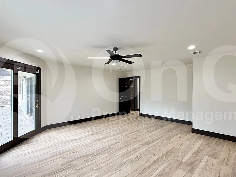 112 Paragon Ct — Photo 12