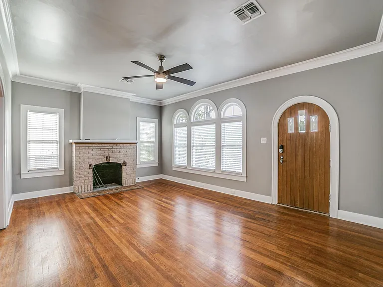 114 W Norwood Ct — Photo 9