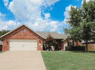 1774 Spring Creek Ave, Springdale, AR 72764