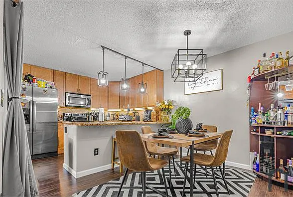 3 bed, 1344 sqft, $3,400 — Photo 1