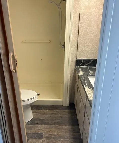 1424 Lakeview Dr — Photo 10