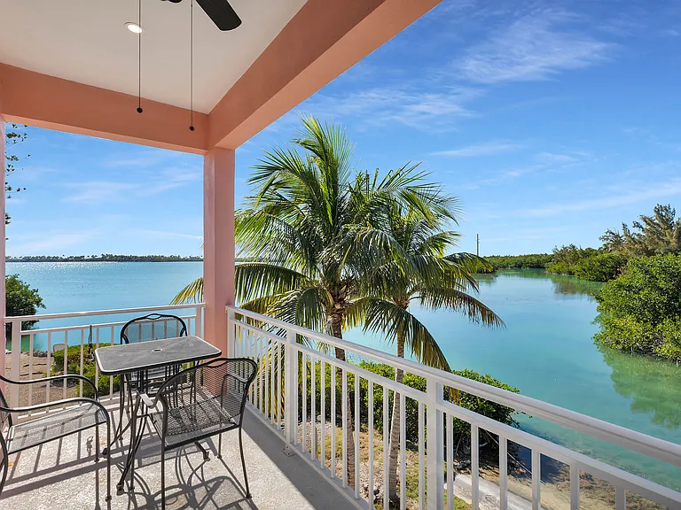 9 Beach Dr — Photo 7