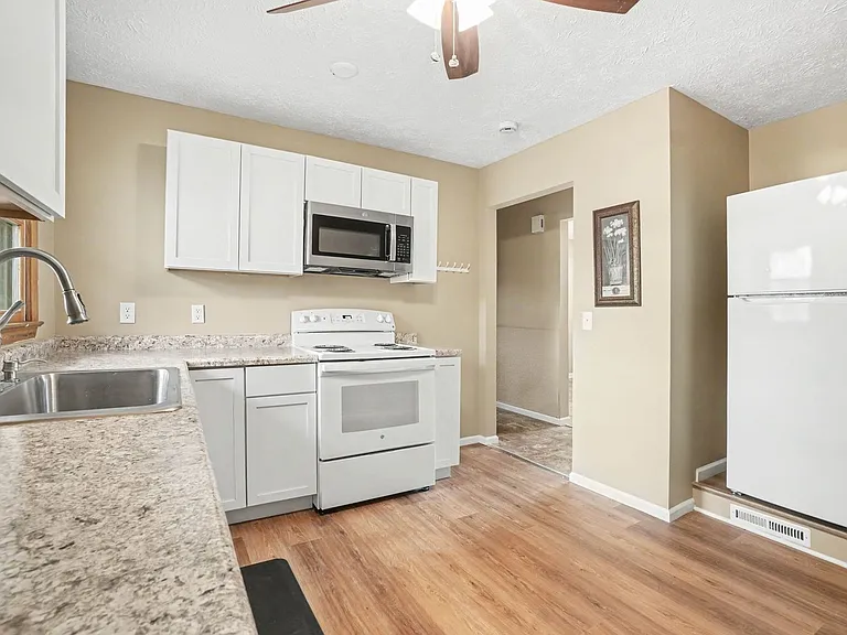 6767 Military Ave — Photo 5