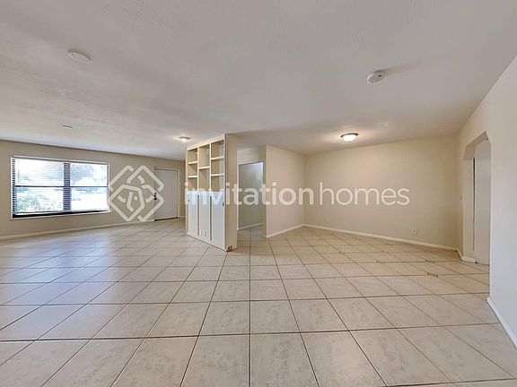 4th image of 92 Pinehill Trl E