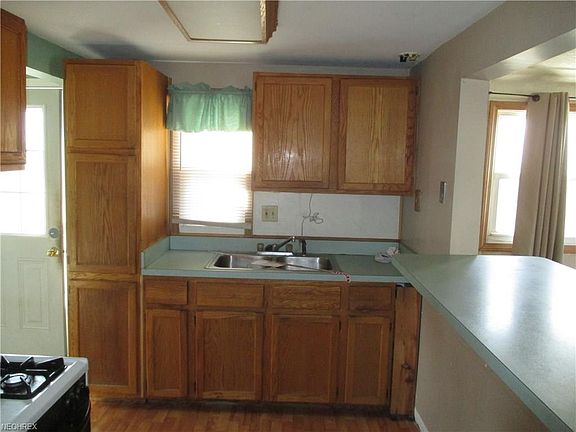 2nd image of 1205 E 354th St