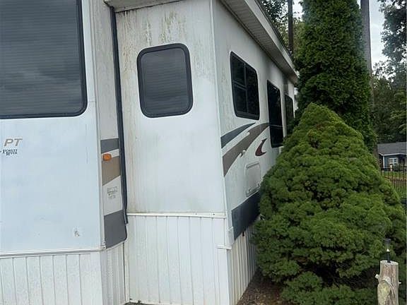 2nd image of 111 Club House Dr