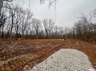 50 & 52 Hideaway Estates Rd, Petersburg, IL 62675