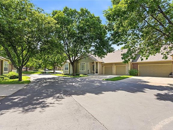 3rd image of 15732 S Sunset Dr Unit 800