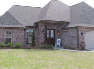 1279 E Eagles Nest Dr, Lake Charles, LA 70611