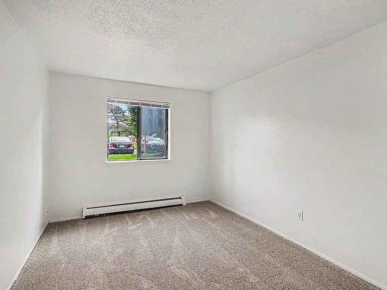 Waverly Park Apartments — Photo 21