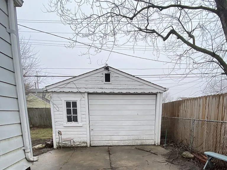 21171 Dexter Blvd — Photo 10