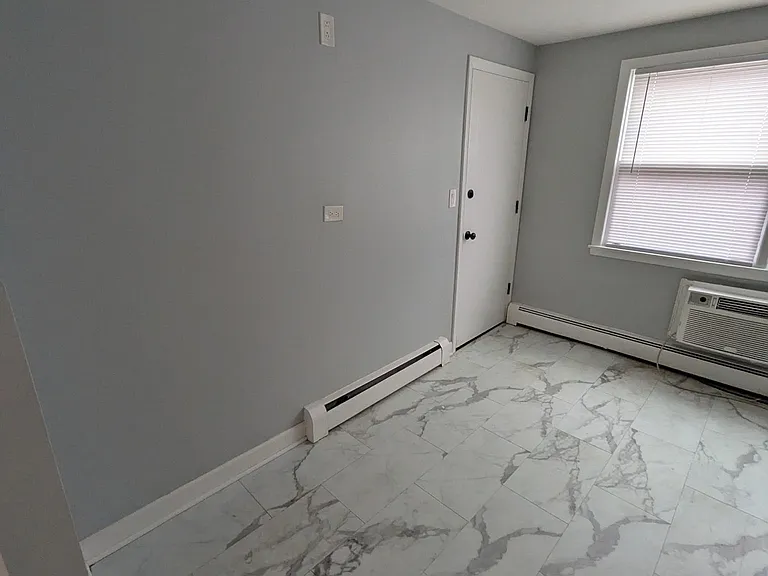 6212 W Montrose Ave #1R — Photo 11