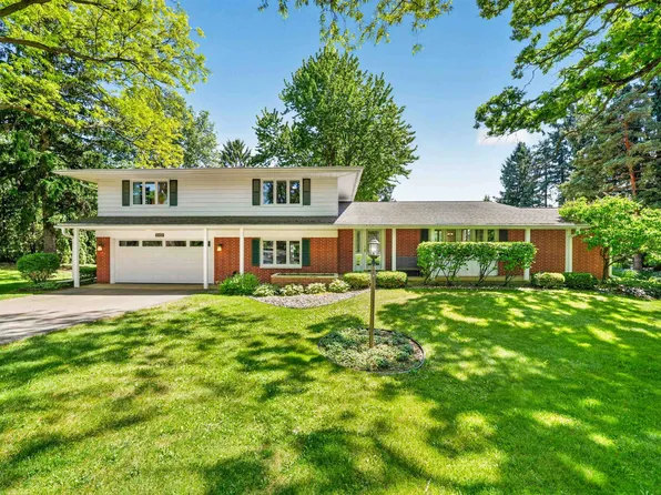 5567 Shamrock Ln, Fitchburg, WI 53711