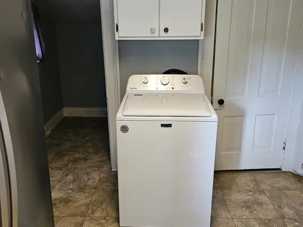 319 Harris Ave S, Park River, ND 58270