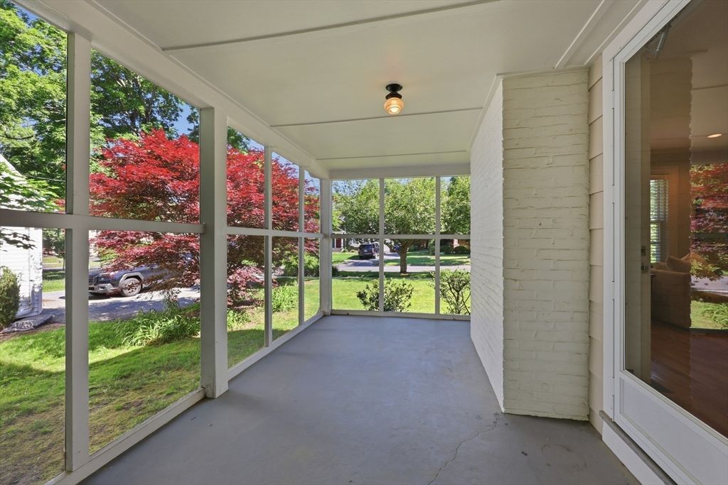 Apartment in Longmeadow, Hampden - View 5