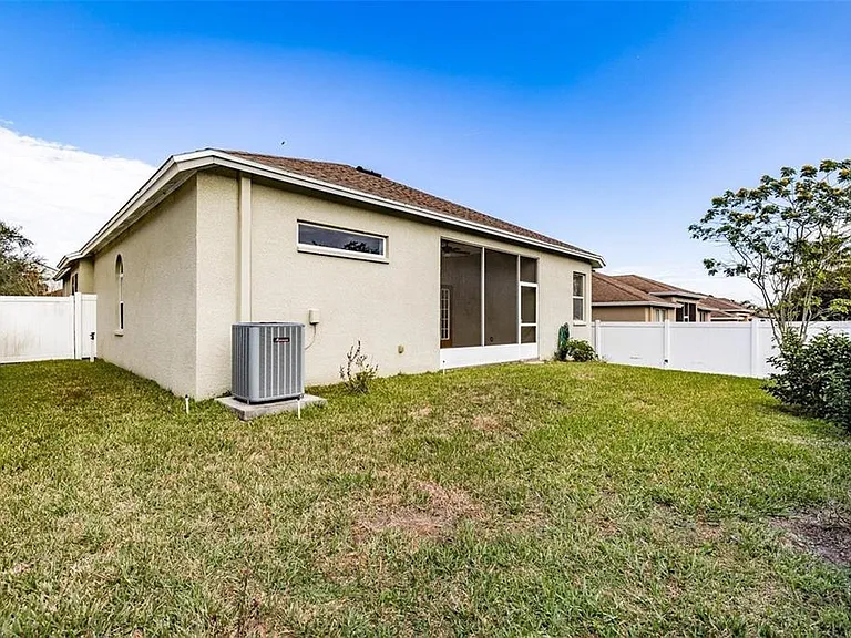 405 Fern Gulley Dr — Photo 14