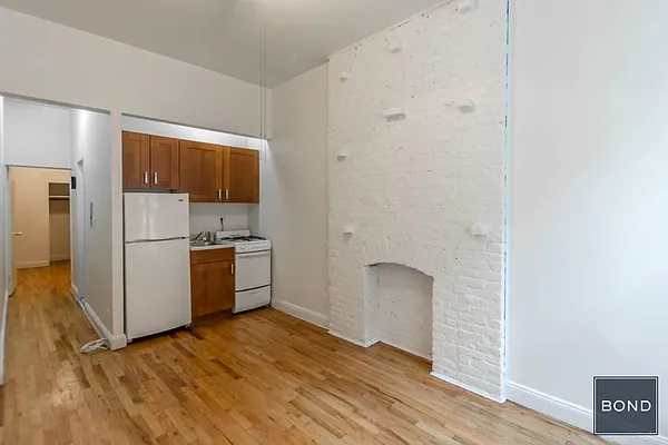 Rented by Bond New York | media 3