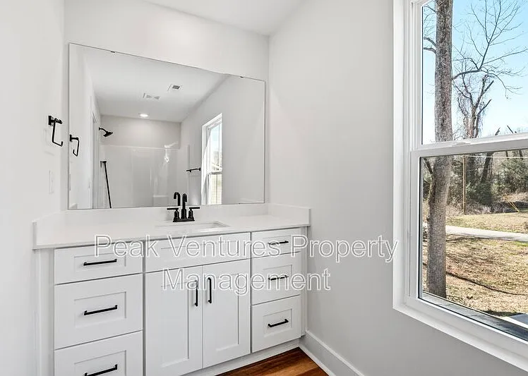 104 Norbert Ln — Photo 15