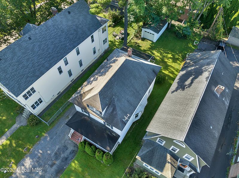 3rd image of 424 New Scotland Avenue