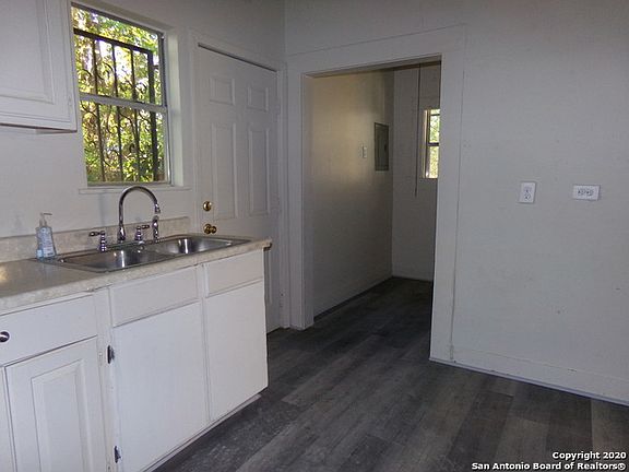 3rd image of 3717 W Salinas St