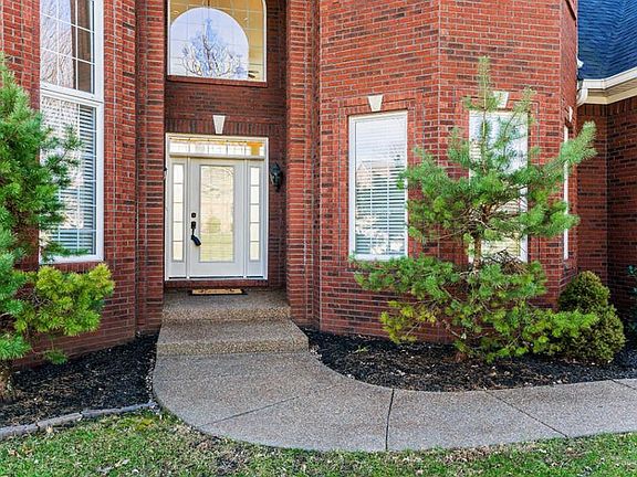 3rd image of 1001 Bay Colony Dr
