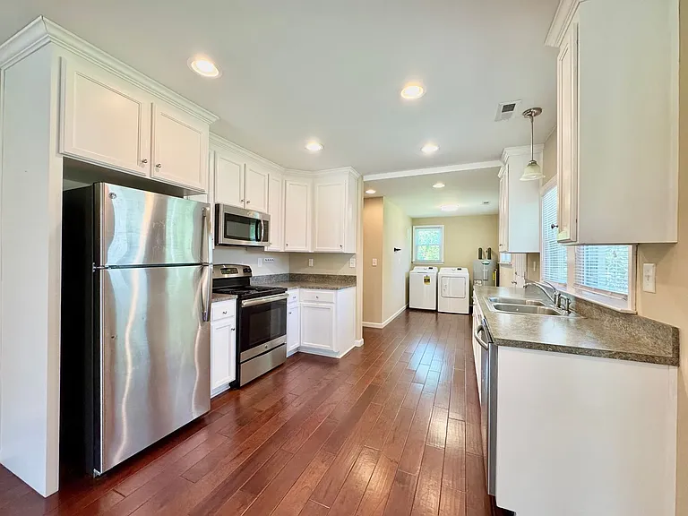 519 Walnut St — Photo 4
