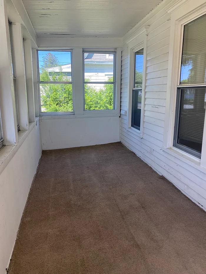 3 bed, 1.5 bath, 1100 sqft, $1,600 — Photo 2